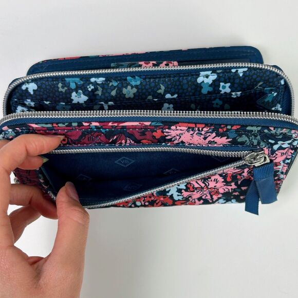 Vera Bradley RFID Twill  Turnlock Wallet Cabbage Rose Cabernet Blue Floral Print - Picture 7 of 9
